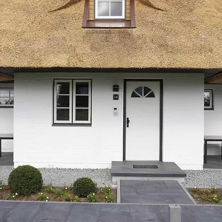 Beach-lodge-5-eg *